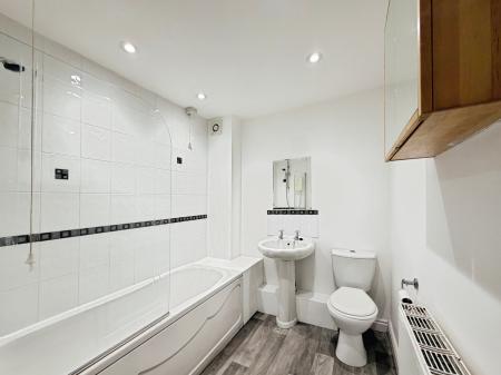 2 bedroom Flat to let in Greenall Street, Ashton-In-Makerfield, WN4