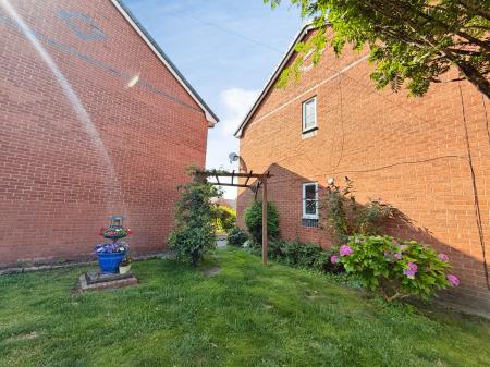 2 bedroom Flat to let in Greenall Street, Ashton-In-Makerfield, WN4