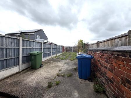 2 bedroom Terraced House to let in George Street, Hindley, Wigan, WN2