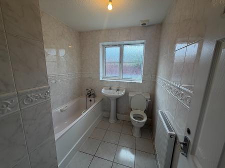 3 bedroom Detached bungalow to let in Westcott Drive, Highfield, Wigan, WN3