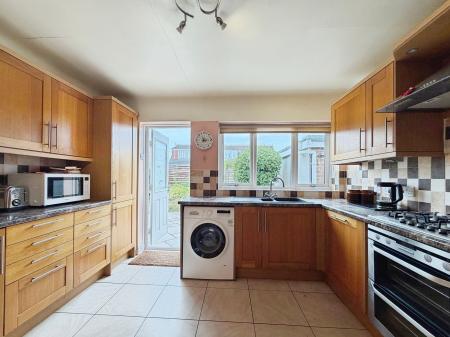 4 bedroom Bungalow for sale in Malvern Avenue, Hindley Green, WN2