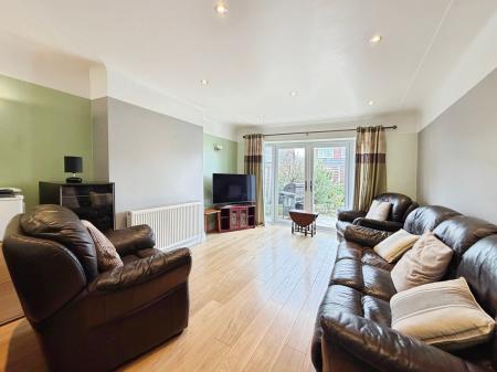 4 bedroom Bungalow for sale in Malvern Avenue, Hindley Green, WN2