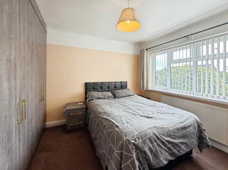 4 bedroom Bungalow for sale in Malvern Avenue, Hindley Green, WN2