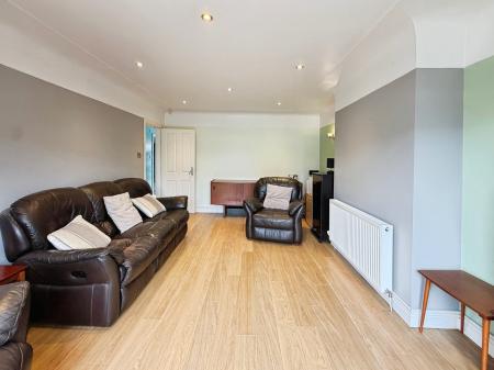 4 bedroom Bungalow for sale in Malvern Avenue, Hindley Green, WN2