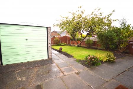 2 bedroom Bungalow to let in Conway Road, Hindley Green, Wigan, WN2