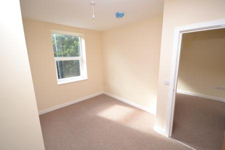 1 bedroom Flat to let in Warrington Road, Wigan, WN1