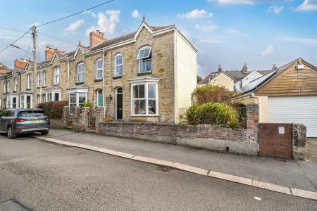 3 bedroom End of terrace house for sale in Carvoza Road, Truro, TR1