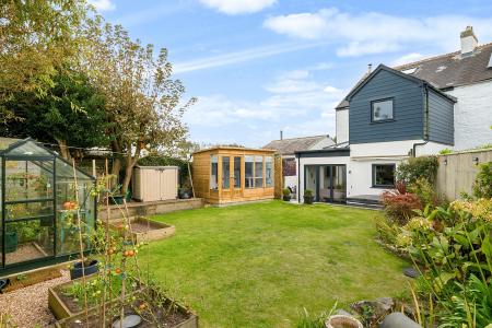 4 bedroom Terraced House for sale in Treeve Lane, Connor Downs, Hayle, TR27