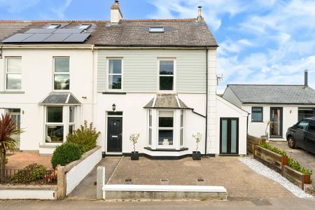 4 bedroom Terraced House for sale in Treeve Lane, Connor Downs, Hayle, TR27