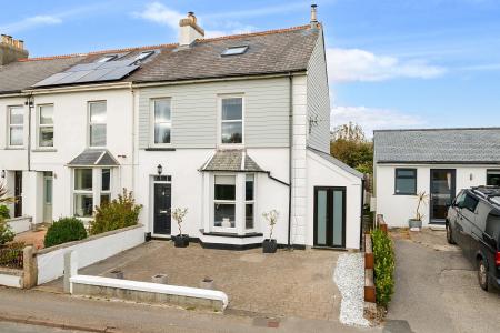4 bedroom Terraced House for sale in Treeve Lane, Connor Downs, Hayle, TR27