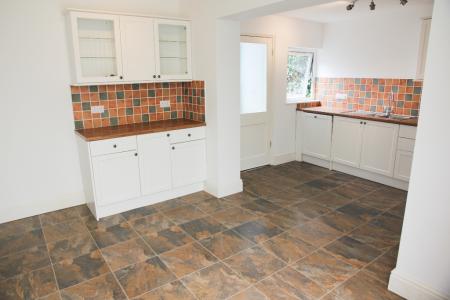 5 bedroom Detached house to let in Old Falmouth Road, Truro, TR1