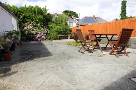 5 bedroom Semi-detached house to let in Tresawls Avenue, Truro, TR1