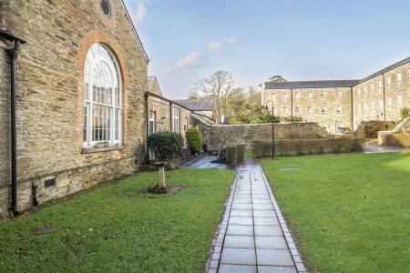 2 bedroom Maisonette for sale in Yew Tree Court, Truro, TR1