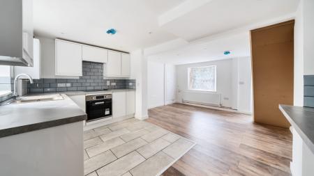 2 bedroom Terraced House to let in Leskinnick Place, Penzance, TR18