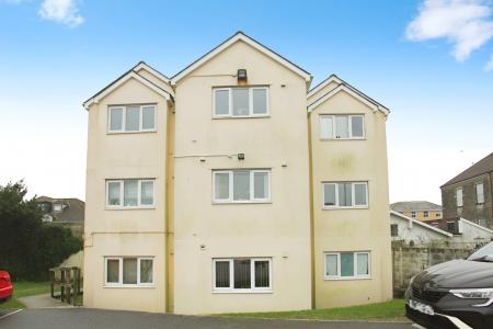 1 bedroom Flat for sale in Brea View, Park Lane, Pool, TR15
