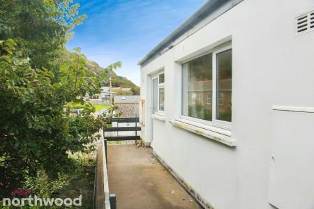 2 bedroom Apartment for sale in Greenfield Terrace, Portreath, TR16