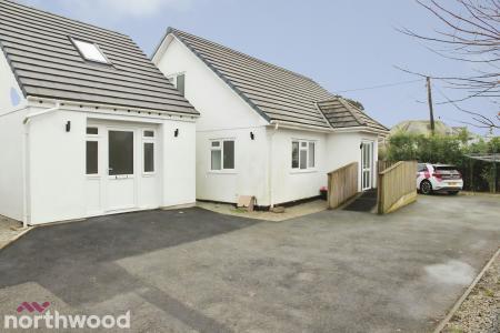 3 bedroom Detached house to let in Moresk Road, Truro, TR1