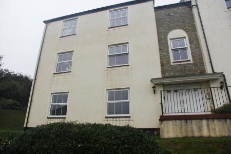 2 bedroom Flat to let in Wheal Sperries Way, Truro, TR1
