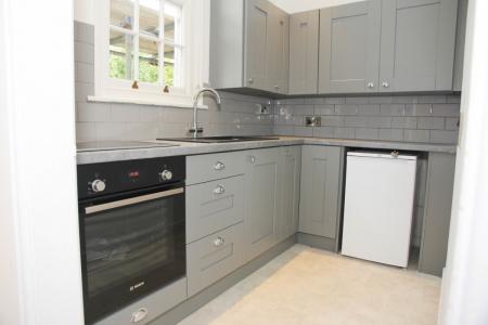 1 bedroom Flat to let in Strangways Terrace, Truro, TR1