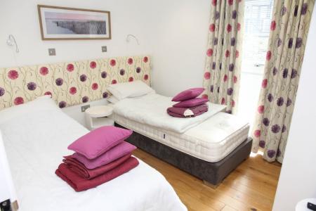 3 bedroom Bungalow to let in The Residence, Gwel an Mor, Portreath, TR16