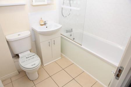 2 bedroom Terraced House to let in Passmore Road, Helston, TR13