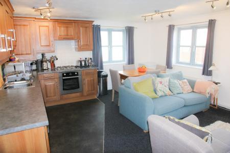 2 bedroom Flat to let in Brunel Court, Truro, TR1