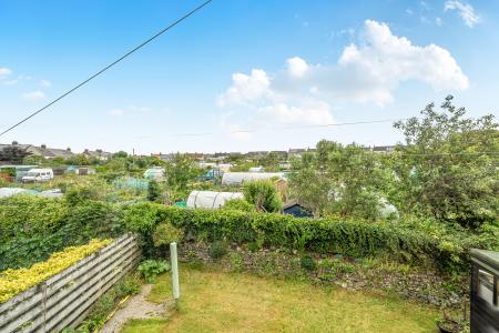 3 bedroom Semi-detached house for sale in Harefield Crescent, Camborne, TR14