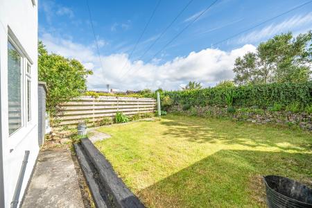 3 bedroom Semi-detached house for sale in Harefield Crescent, Camborne, TR14