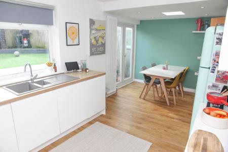 3 bedroom Bungalow to let in Roseland Gardens, Redruth, TR15