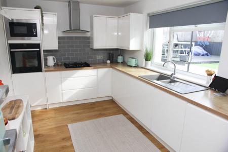 3 bedroom Bungalow to let in Roseland Gardens, Redruth, TR15