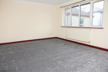2 bedroom Flat to let in Station Hill, Hayle, TR27