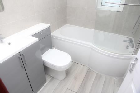 2 bedroom Flat to let in Station Hill, Hayle, TR27