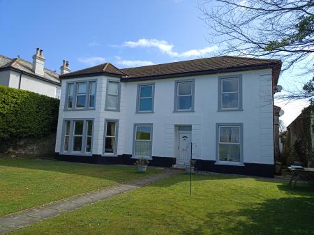 3 bedroom Flat to let in Station Hill, Hayle, TR27