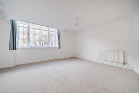 2 bedroom Maisonette to let in Yew Tree Court, Truro, TR1