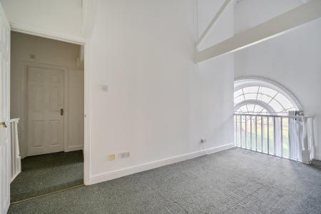 2 bedroom Maisonette to let in Yew Tree Court, Truro, TR1