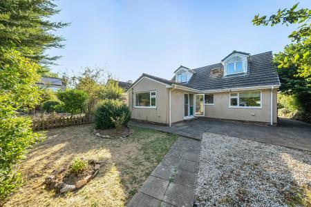 4 bedroom Detached bungalow for sale in Pen Tye, Gwinear, TR27