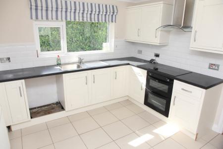 3 bedroom Bungalow to let in Tregarland Close, Camborne, TR14
