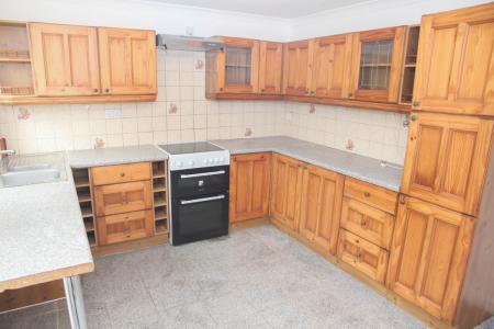 2 bedroom Terraced House to let in Killigrew Gardens, St. Erme, TR4