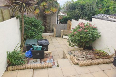 2 bedroom Terraced House to let in Killigrew Gardens, St. Erme, TR4