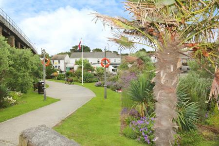 1 bedroom Flat to let in Foundry Square, Hayle, TR27