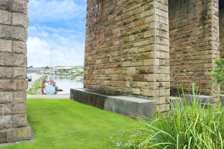 1 bedroom Flat to let in Foundry Square, Hayle, TR27