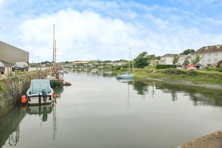 1 bedroom Flat to let in Foundry Square, Hayle, TR27