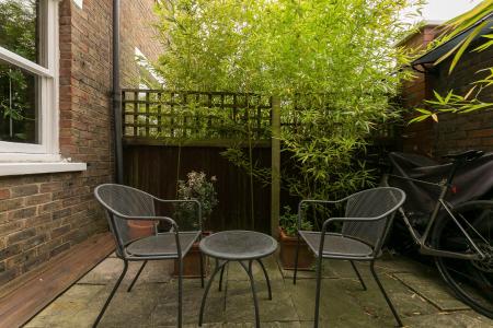 1 bedroom Flat for sale in Chichester Mews, West Norwood, London, SE27