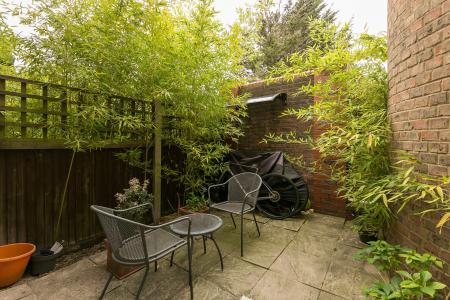 1 bedroom Flat for sale in Chichester Mews, West Norwood, London, SE27