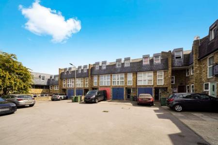1 bedroom Flat for sale in Franklin Close, West Norwood, London, SE27