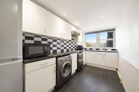 1 bedroom Flat for sale in Franklin Close, West Norwood, London, SE27