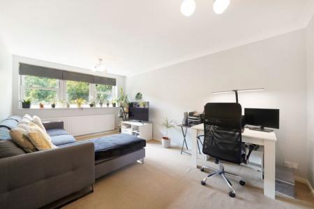 1 bedroom Flat for sale in Franklin Close, West Norwood, London, SE27