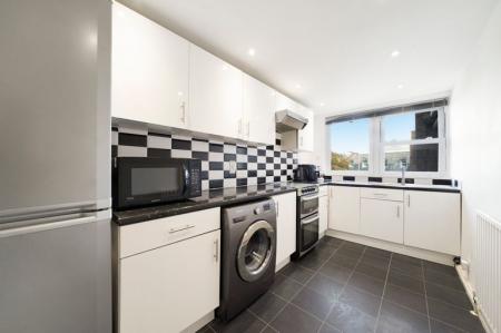 1 bedroom Flat for sale in Franklin Close, West Norwood, London, SE27