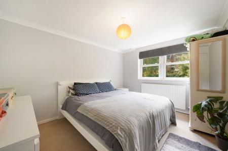 1 bedroom Flat for sale in Franklin Close, West Norwood, London, SE27