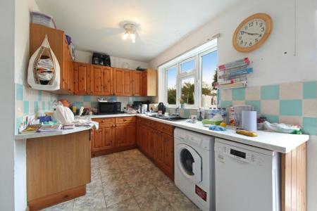 4 bedroom Semi-detached house for sale in Raymond Road, London, BR3